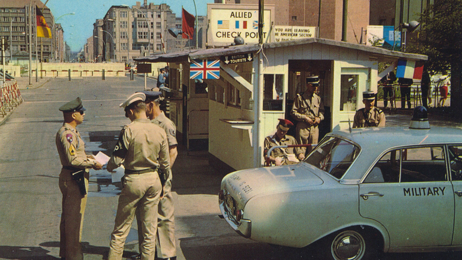 Checkpoint Charlie historisches Foto